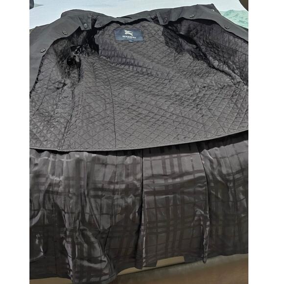Burberry Belted Trench Coat with Nova Check Lining & Detachable Vest - Picture 13 of 16